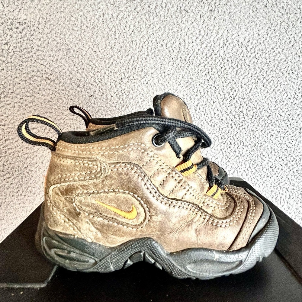Vintage 90s Nike ACG Trail Compound Hiking Boot Tan Suede Leather Baby Size 7C